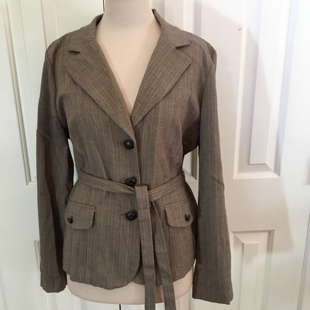 🎊 HP🎊VNTG Women’s Lightweight Brown Blazer w/belt tie sz 10P